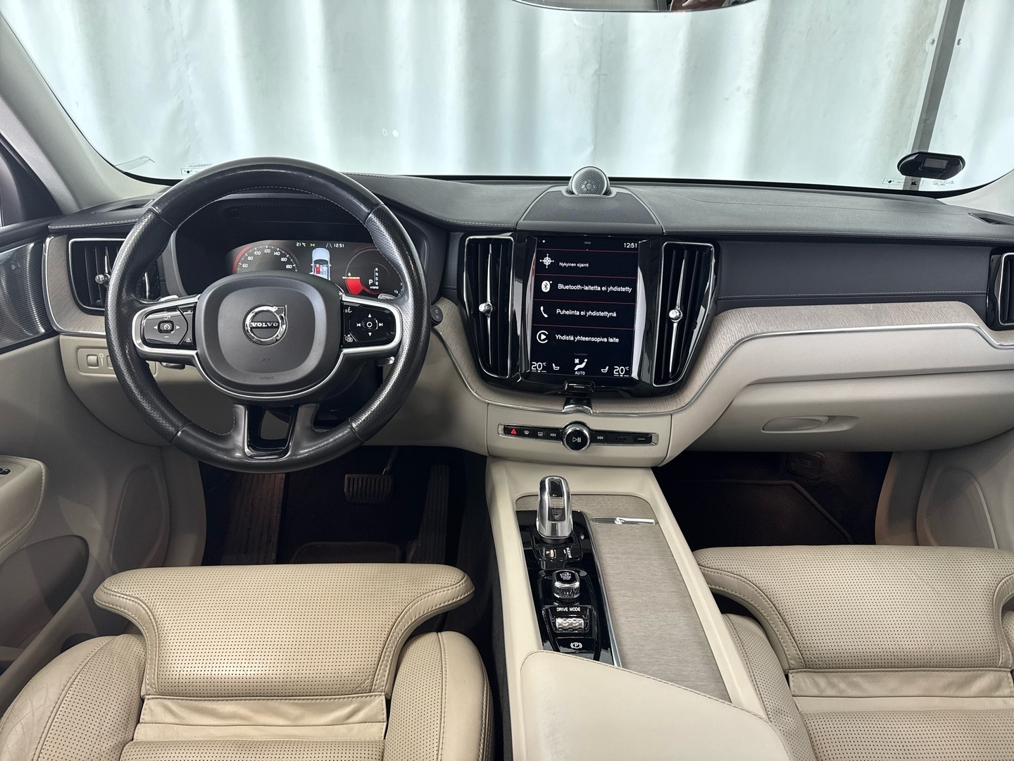 VOLVO XC60 2018