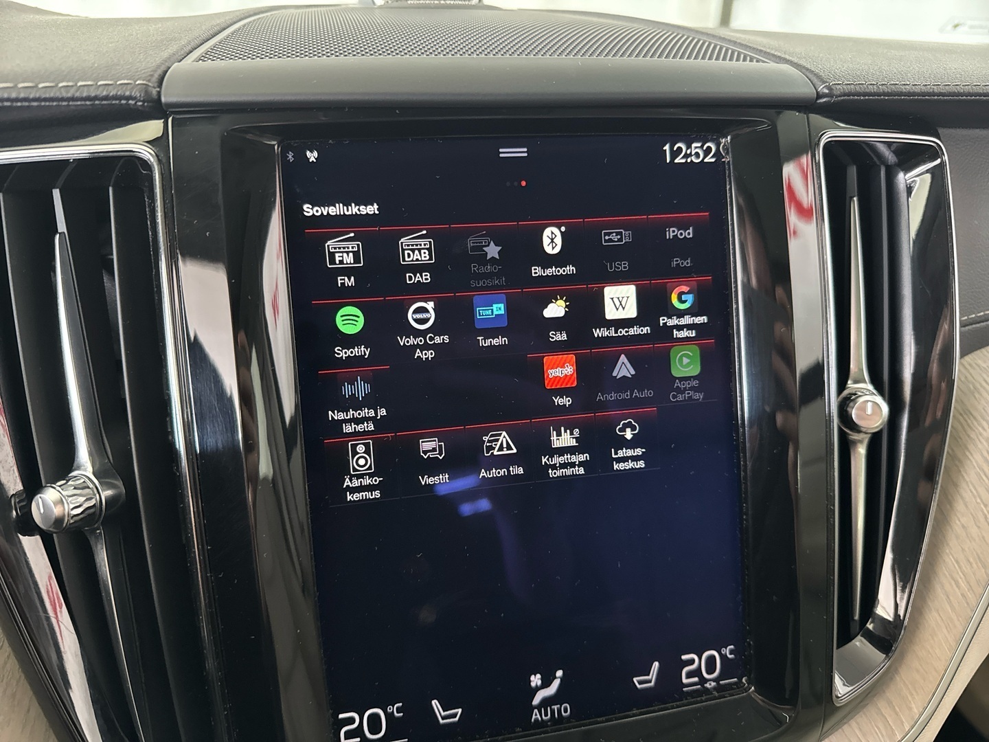VOLVO XC60 2018