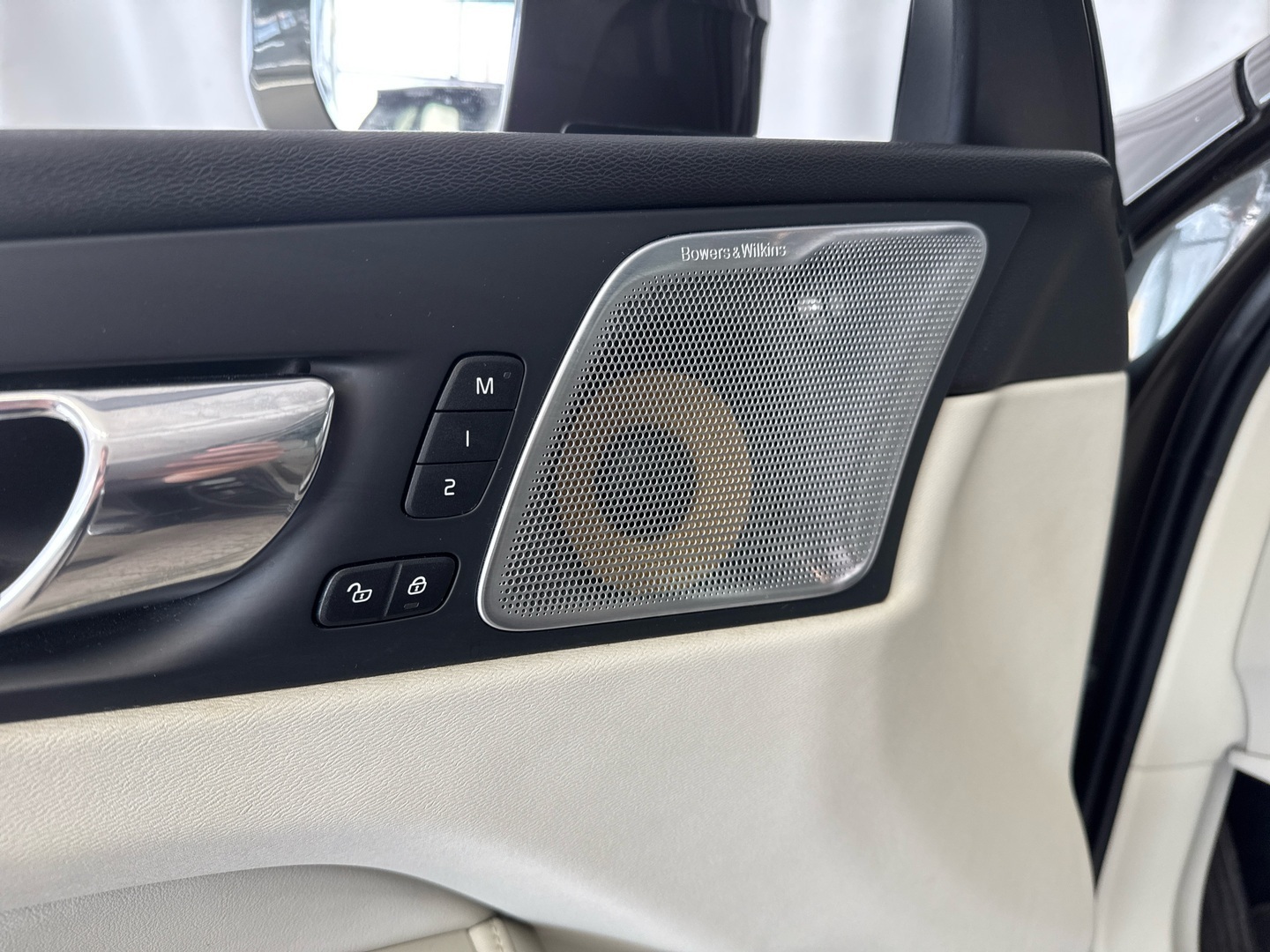 VOLVO XC60 2018