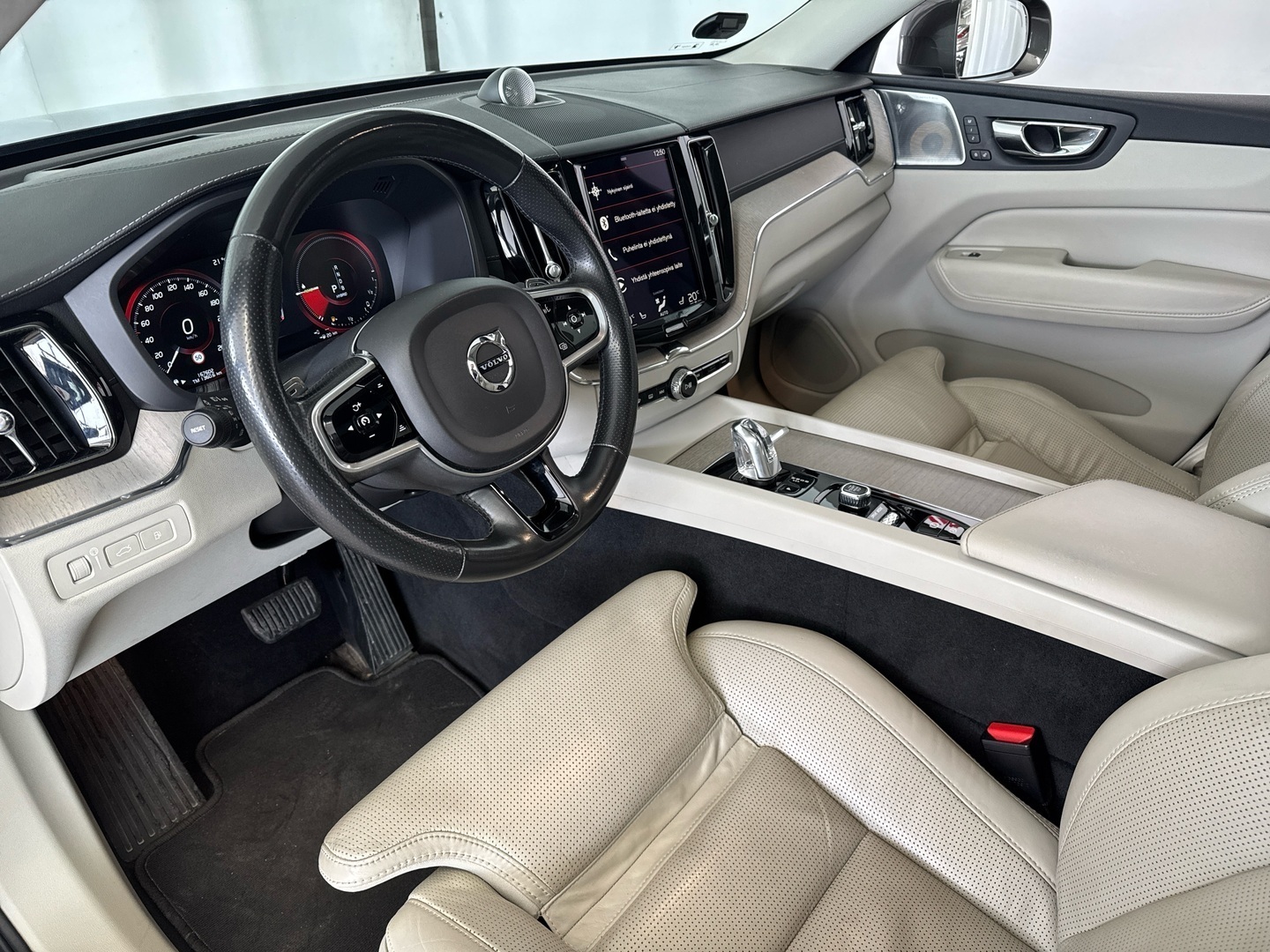 VOLVO XC60 2018