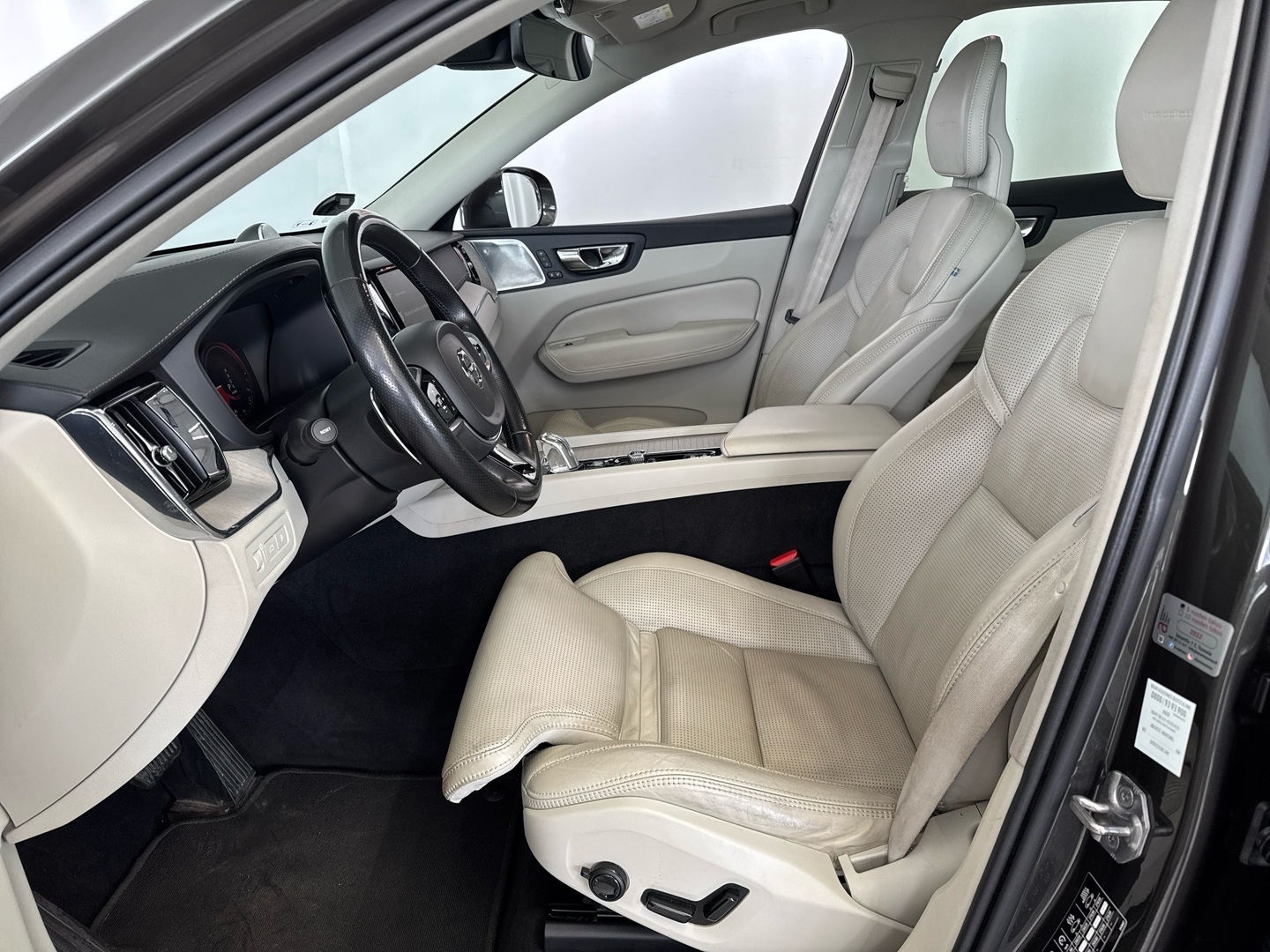 VOLVO XC60 2018