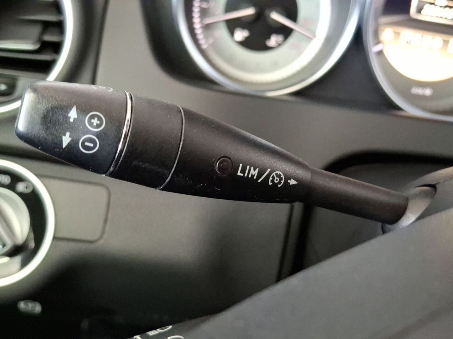 MERCEDES-BENZ C 2011