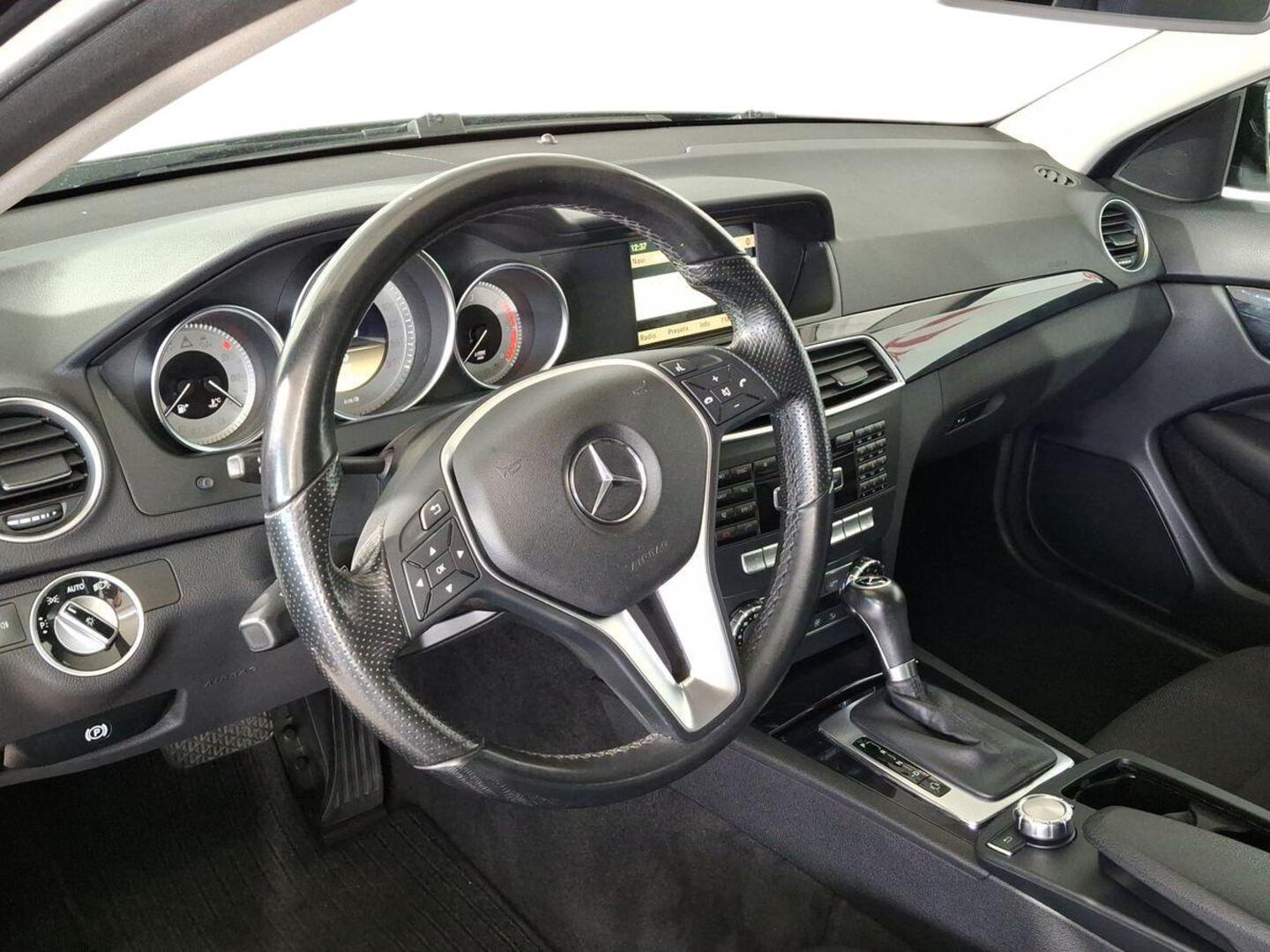 MERCEDES-BENZ C 2011