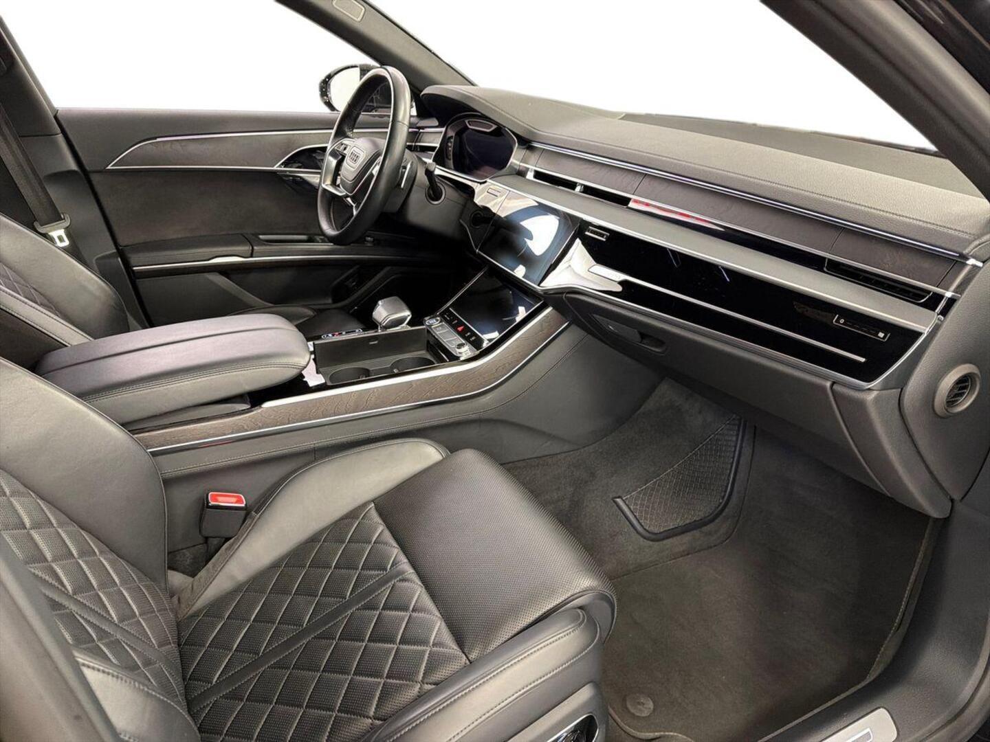 AUDI A8 2020
