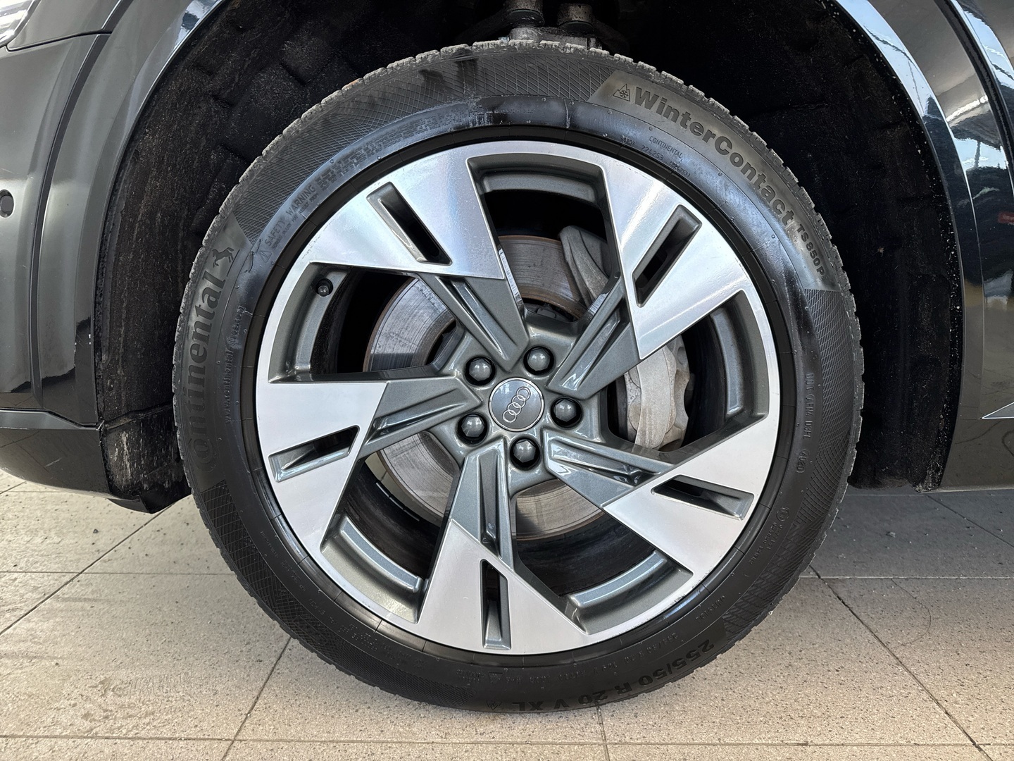 AUDI e-tron 2019