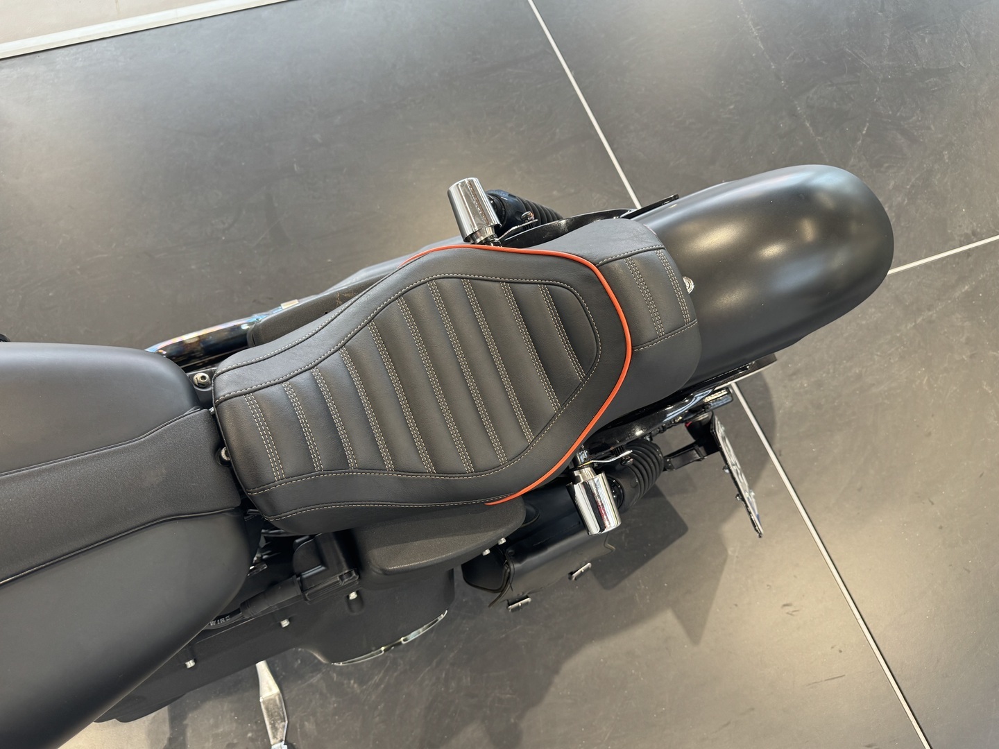 HARLEY-DAVIDSON DYNA 2007