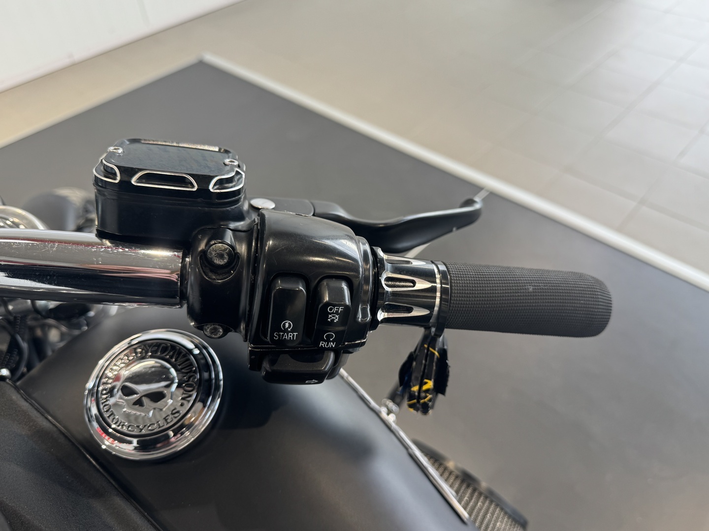 HARLEY-DAVIDSON DYNA 2007