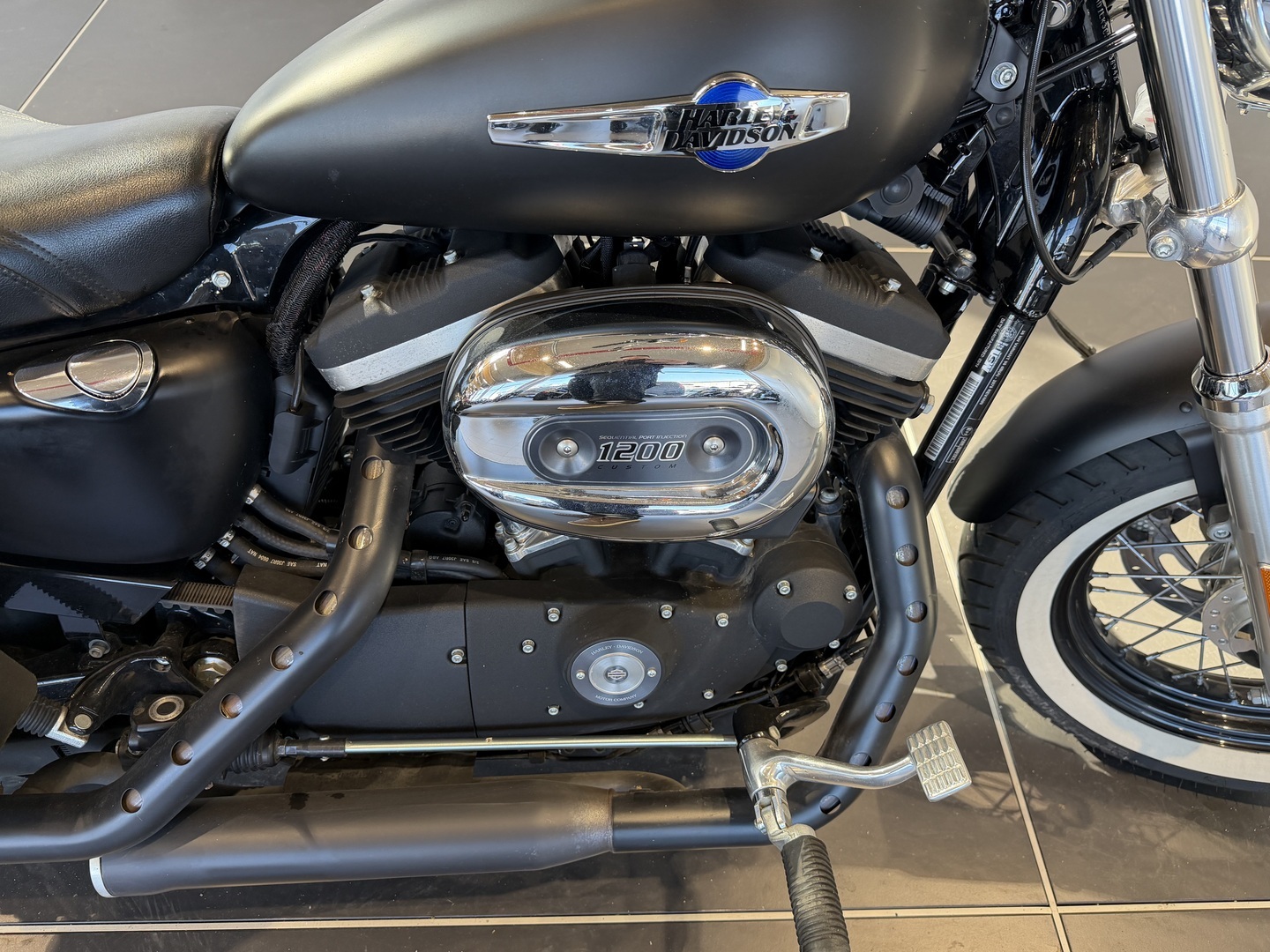 HARLEY-DAVIDSON SPORTSTER 2015