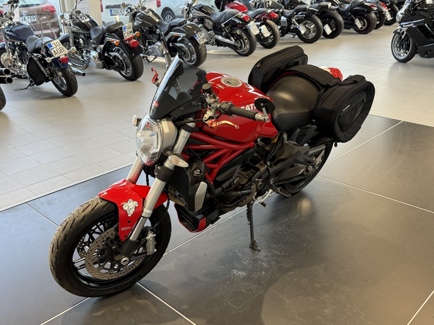 DUCATI MONSTER 2015