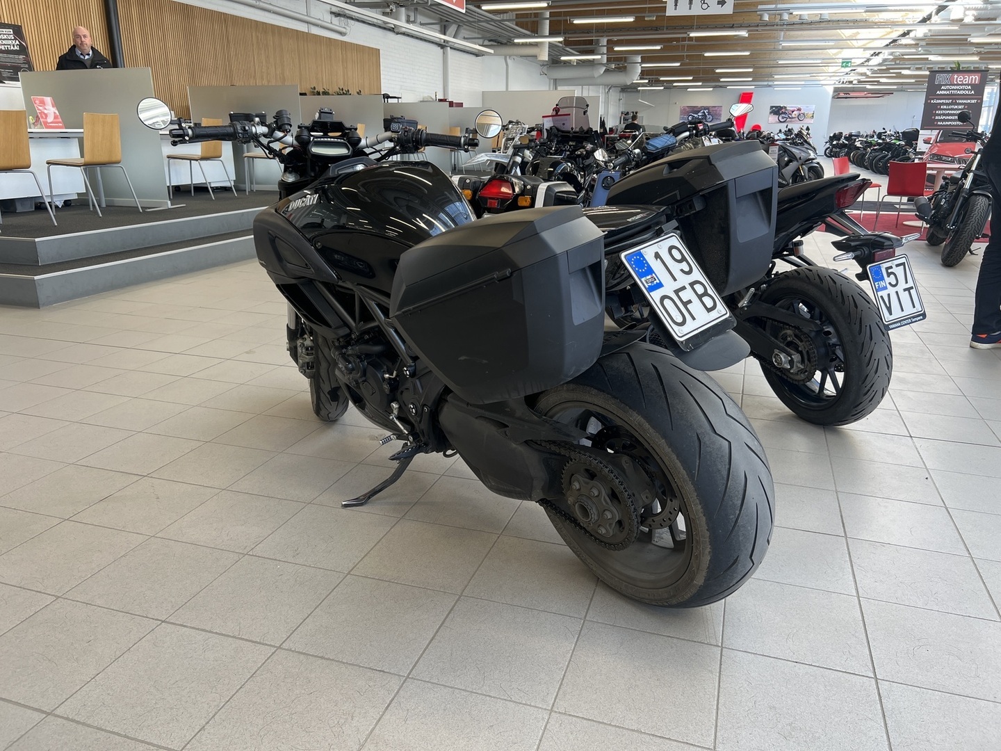 DUCATI DIAVEL 2012