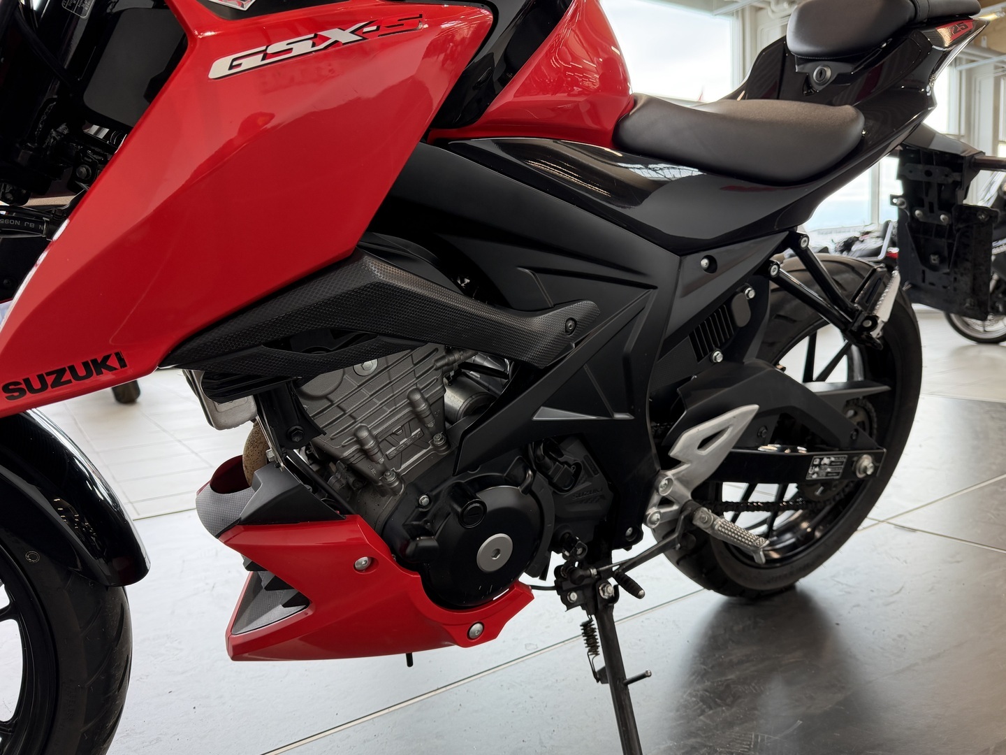 SUZUKI GSX-S 2020