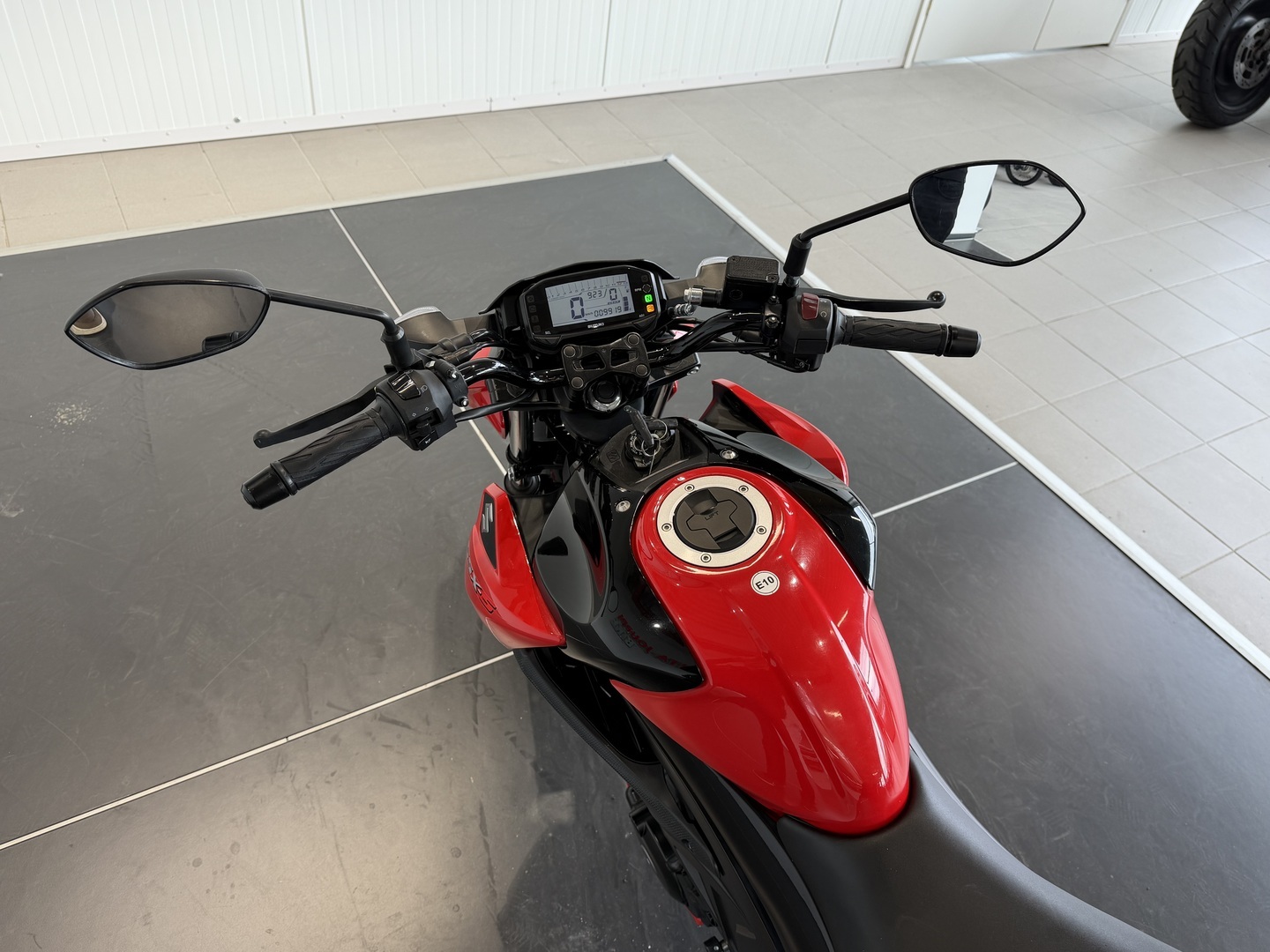 SUZUKI GSX-S 2020