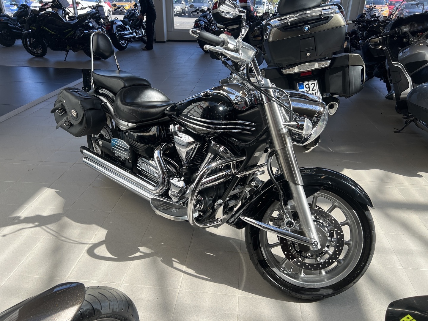YAMAHA XV 2011