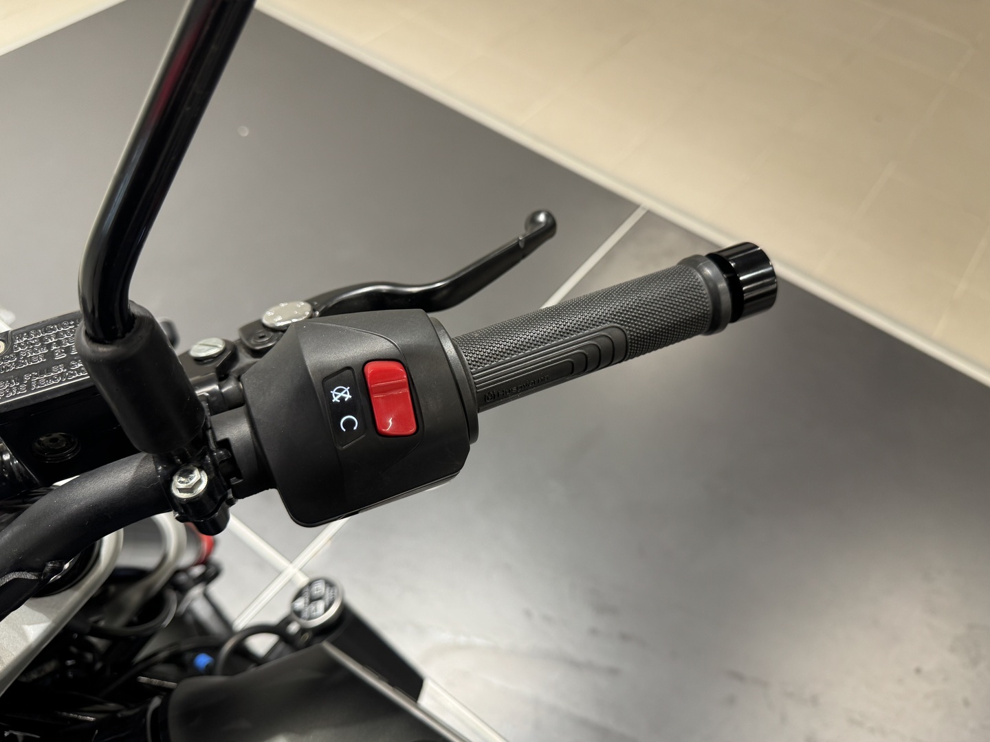 HUSQVARNA SVARTPILEN 2020