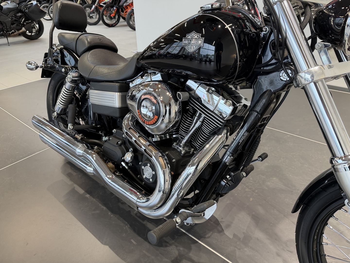 HARLEY-DAVIDSON DYNA 2011