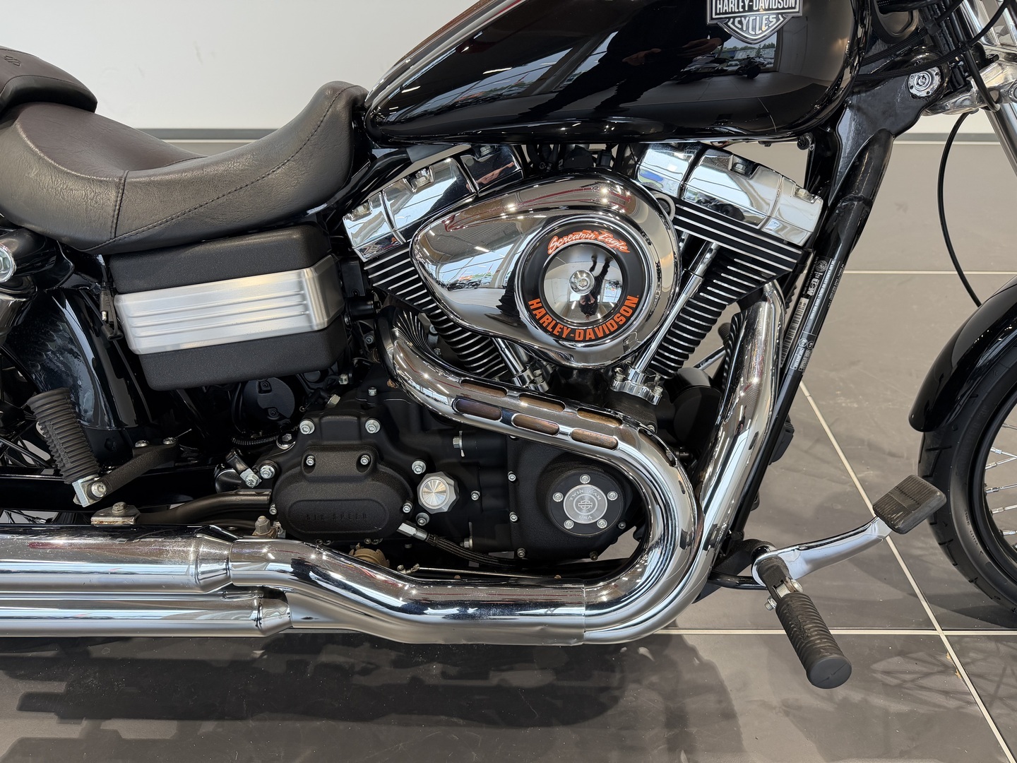HARLEY-DAVIDSON DYNA 2011