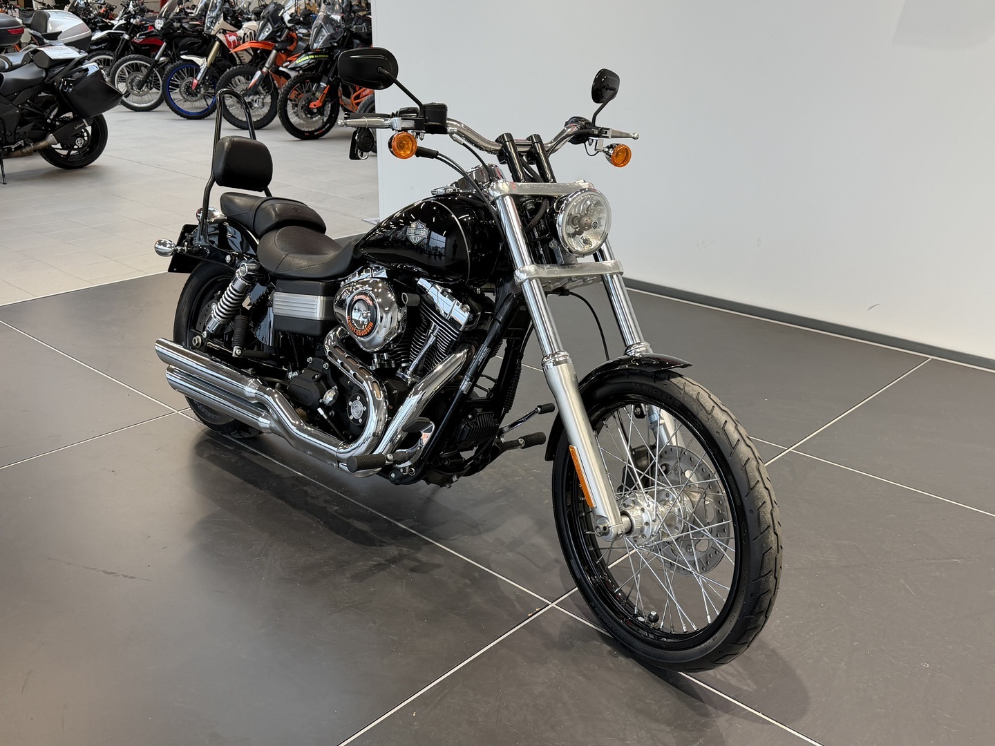 HARLEY-DAVIDSON DYNA 2011