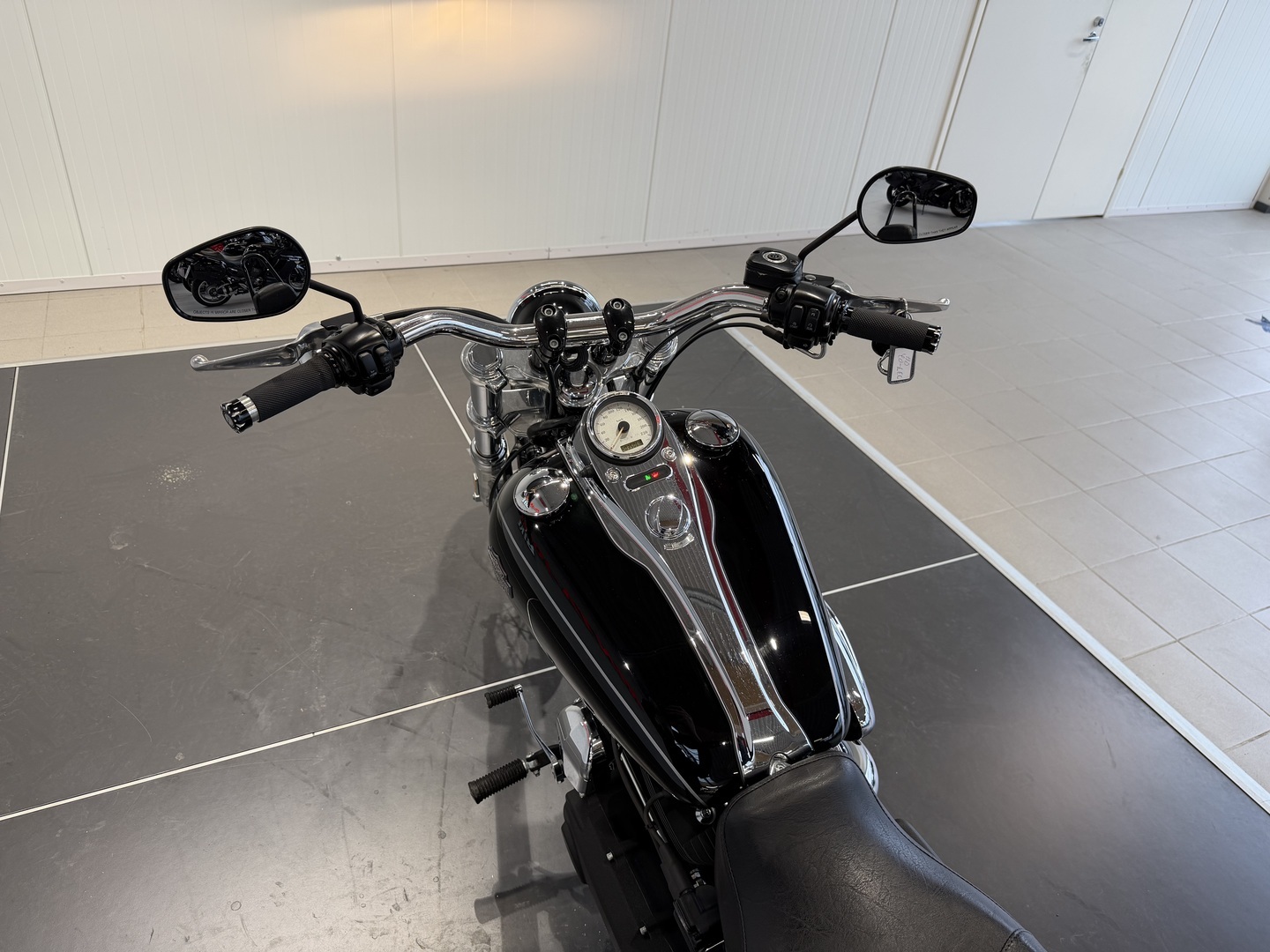 HARLEY-DAVIDSON DYNA 2011