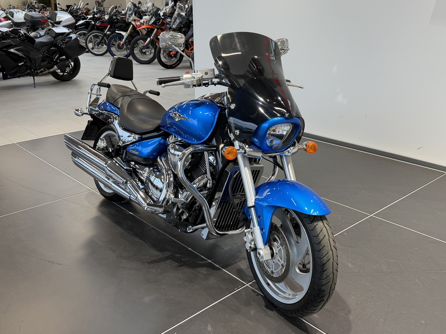 SUZUKI INTRUDER 2010