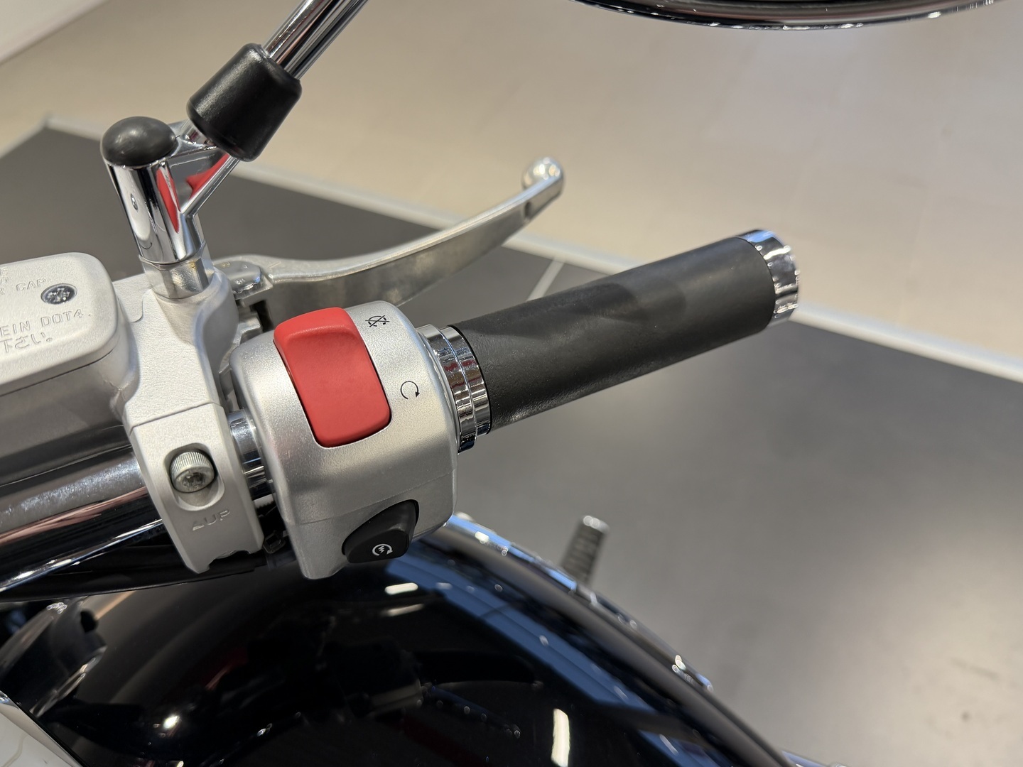 SUZUKI INTRUDER 2012