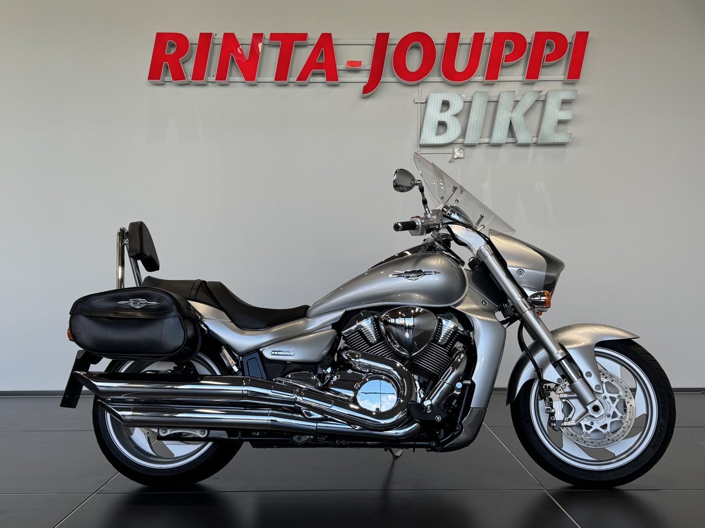 SUZUKI INTRUDER 2010