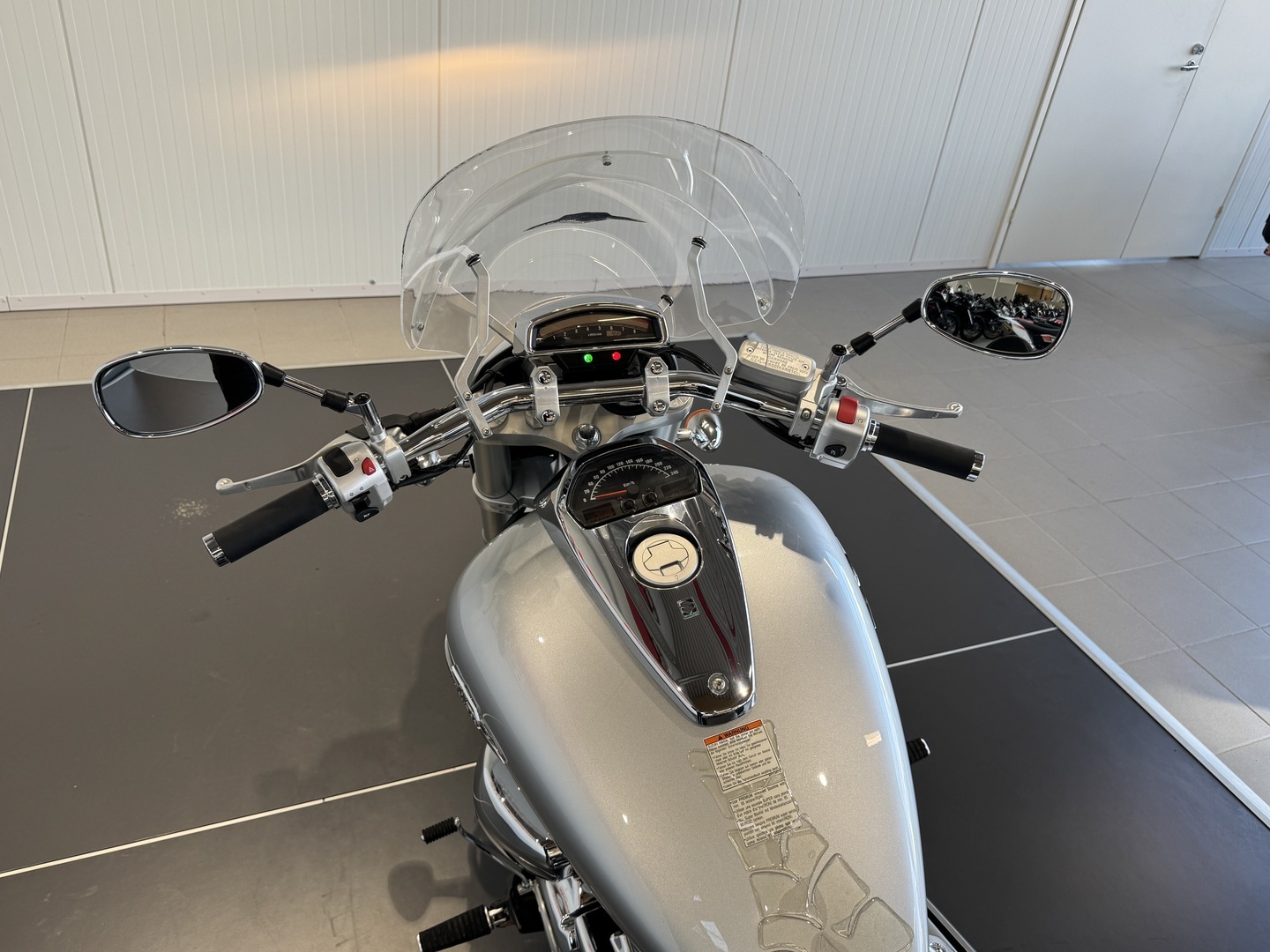 SUZUKI INTRUDER 2010