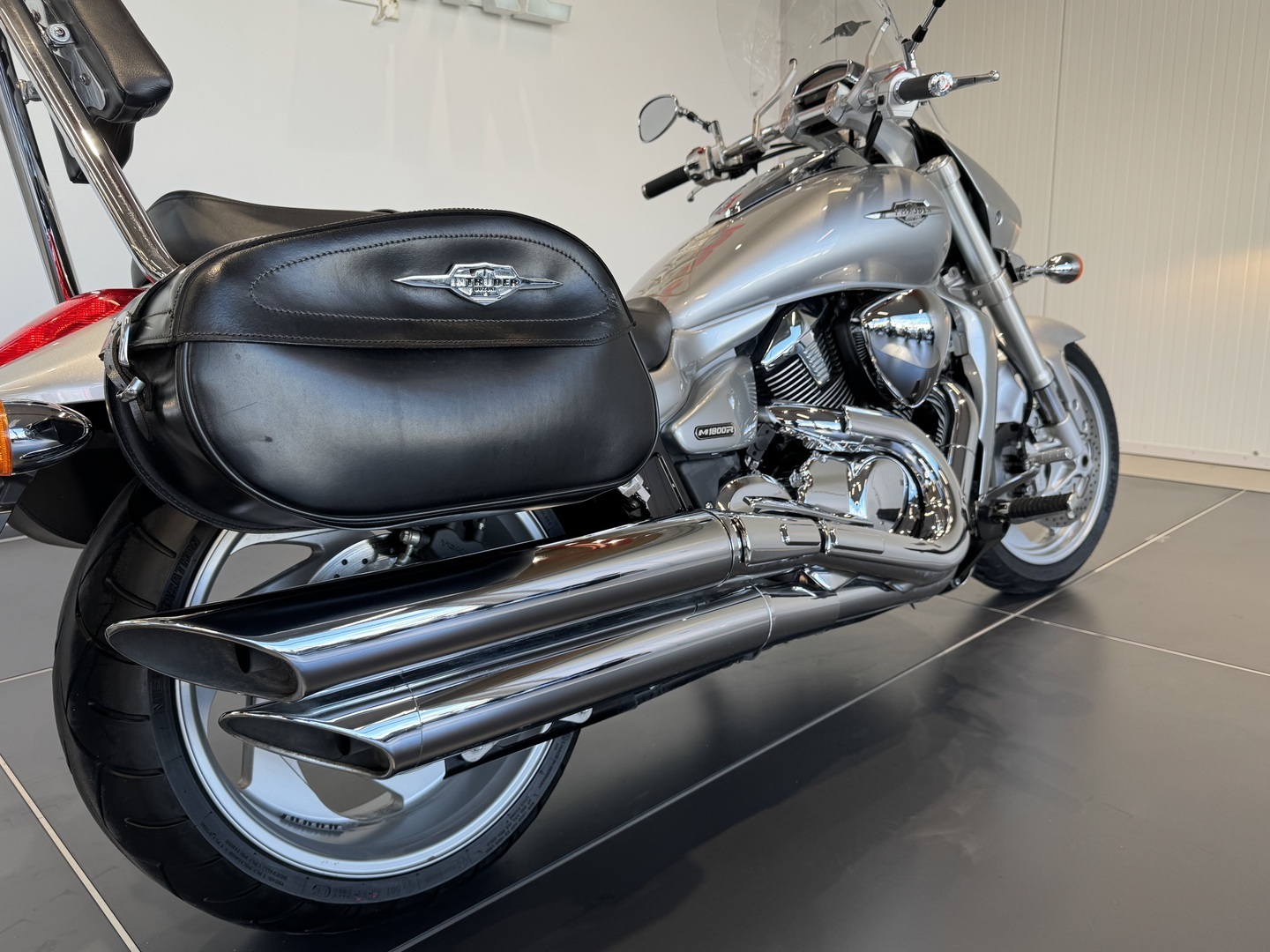 SUZUKI INTRUDER 2010