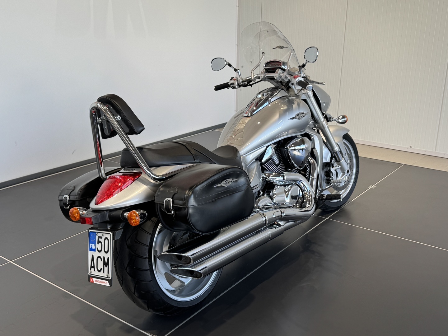 SUZUKI INTRUDER 2010