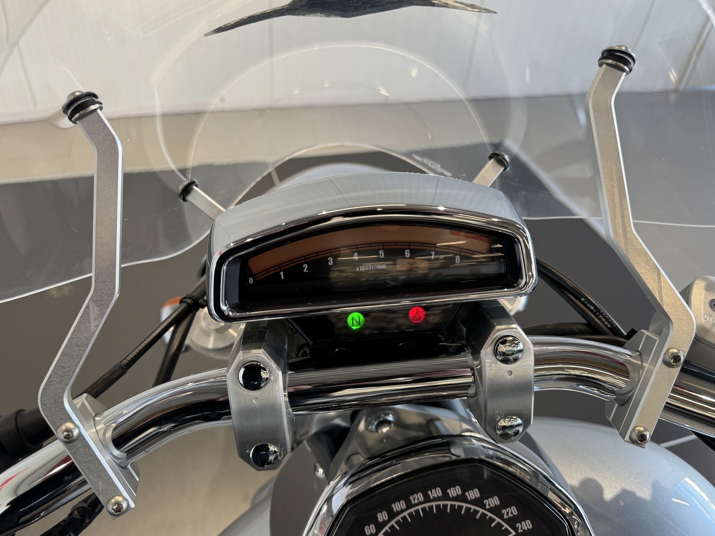 SUZUKI INTRUDER 2010