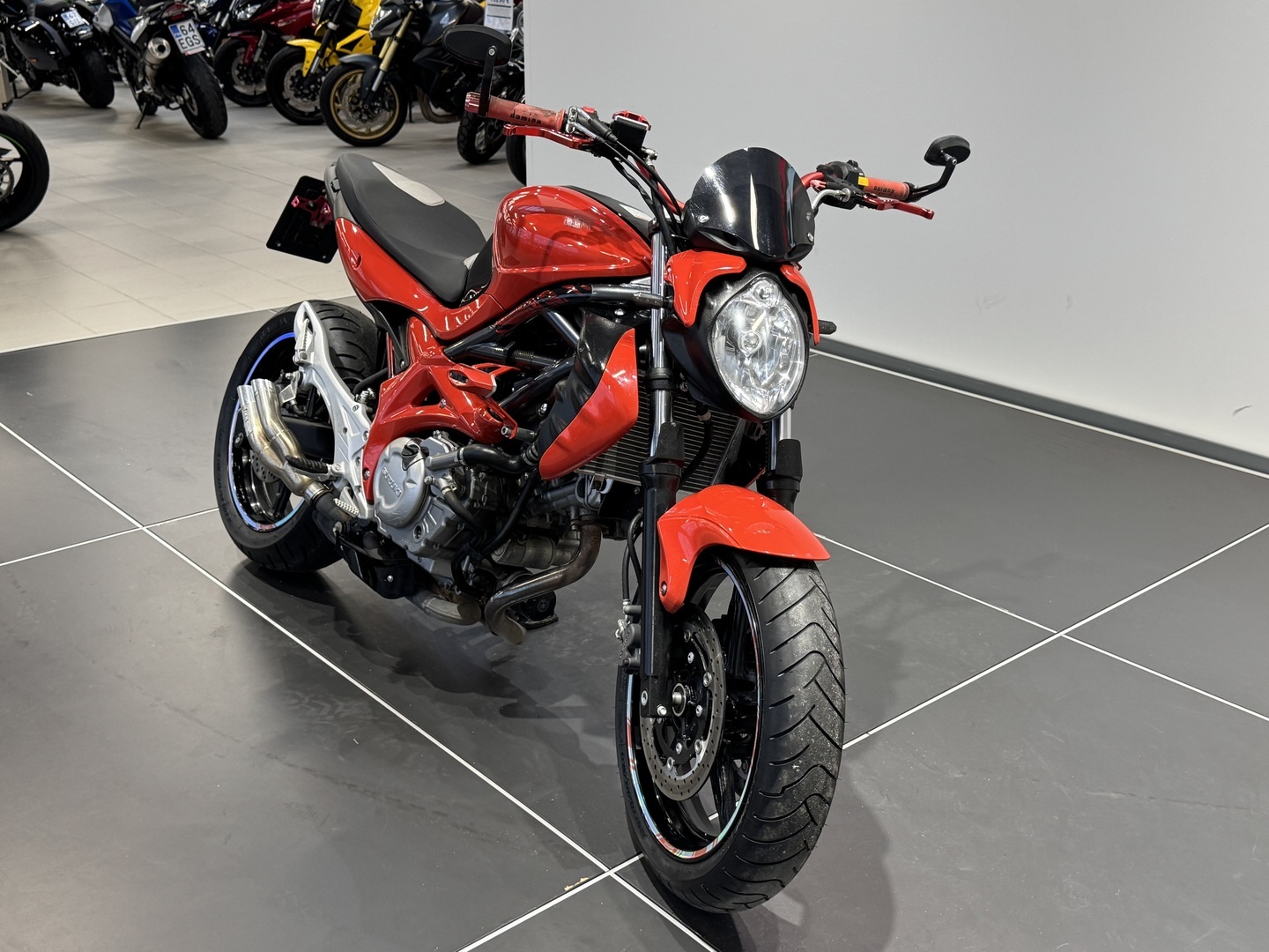 SUZUKI SFV 650 GLADIUS 2010