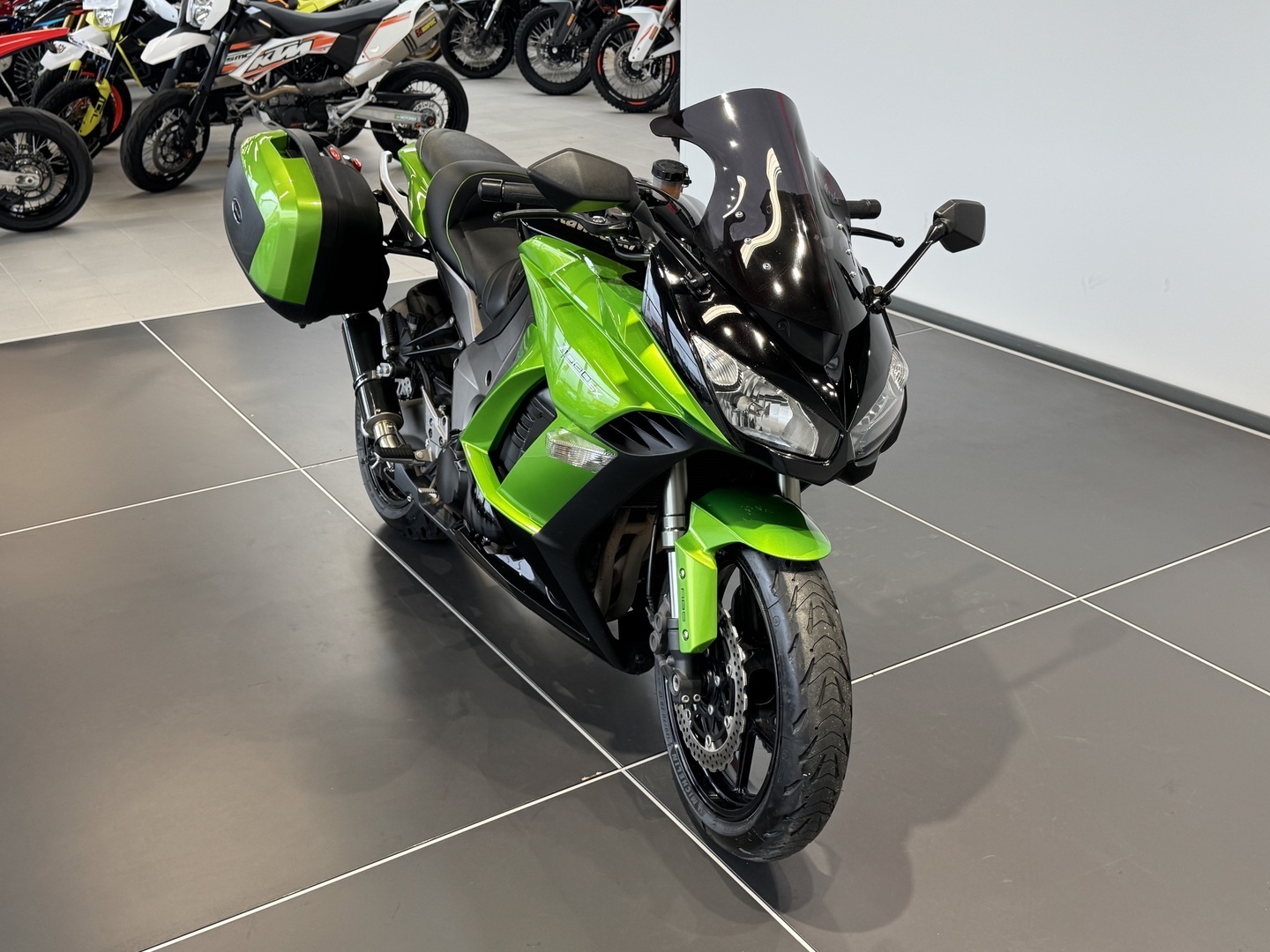 KAWASAKI Z 2011