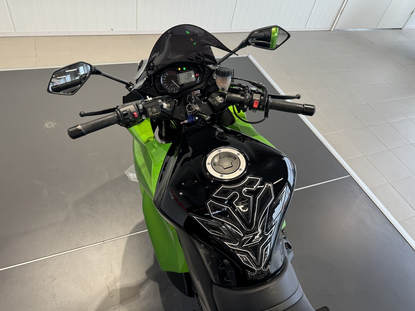 KAWASAKI Z 2011