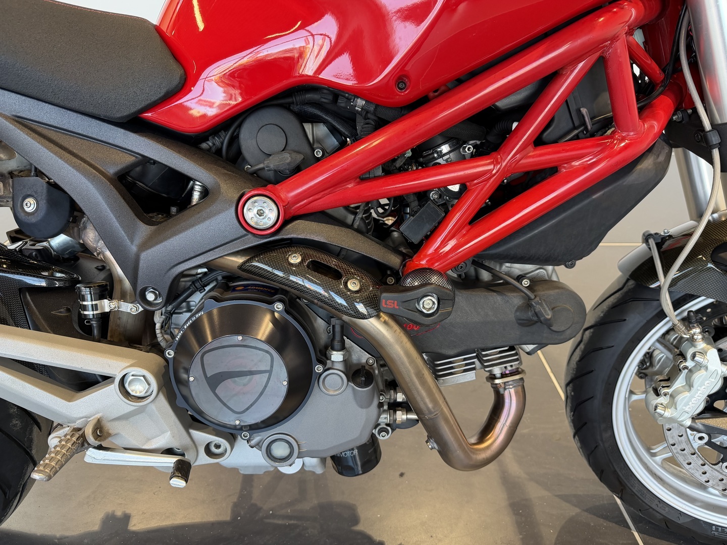 DUCATI MONSTER 2011