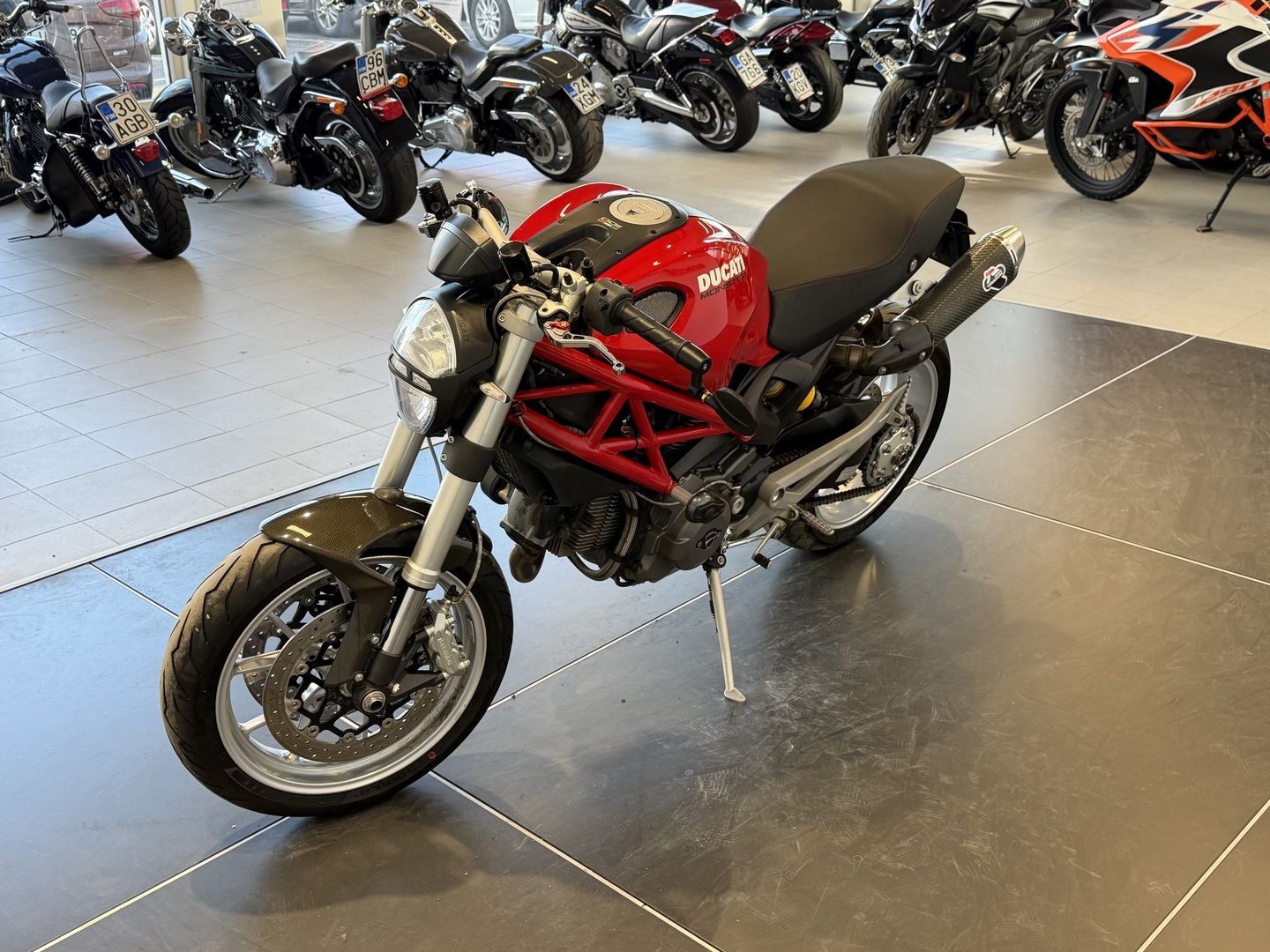 DUCATI MONSTER 2011