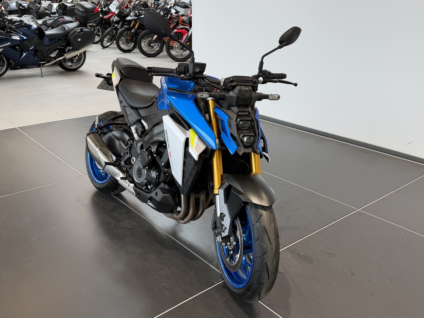 SUZUKI GSX-S 2023