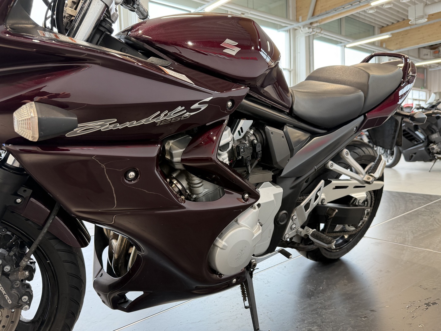 SUZUKI GSF 2010