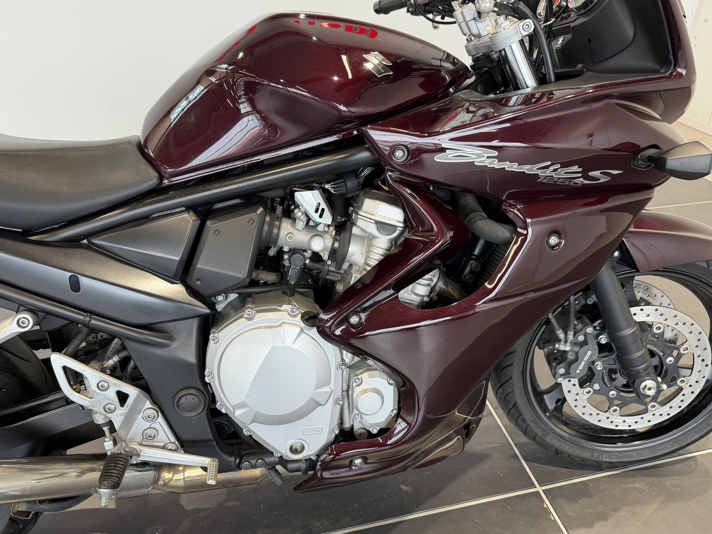 SUZUKI GSF 2010
