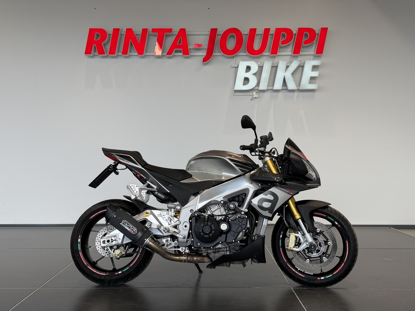 APRILIA TUONO 2016