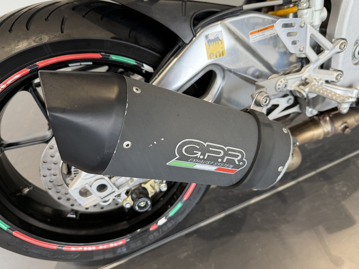 APRILIA TUONO 2016