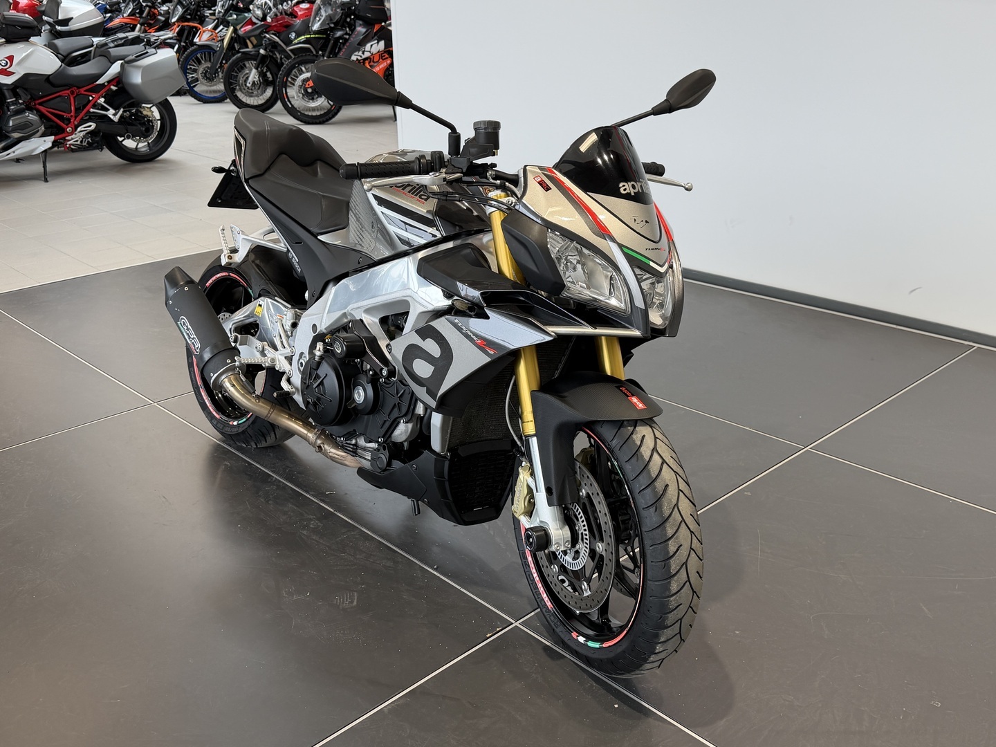 APRILIA TUONO 2016