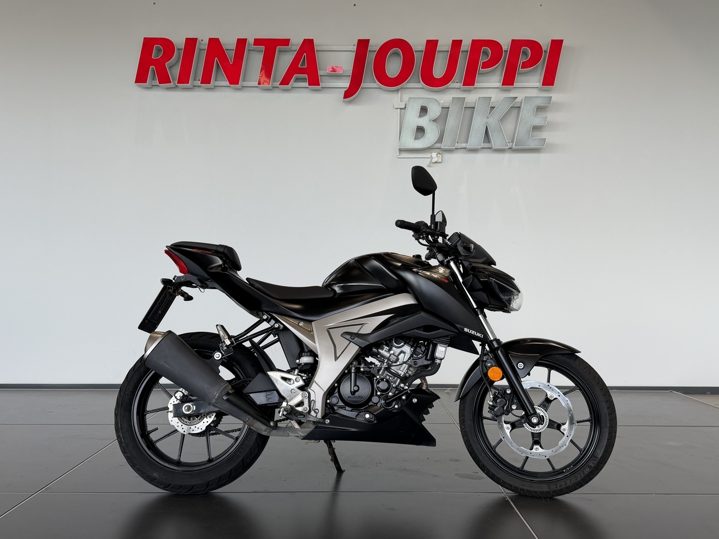 SUZUKI GSX-S 2017