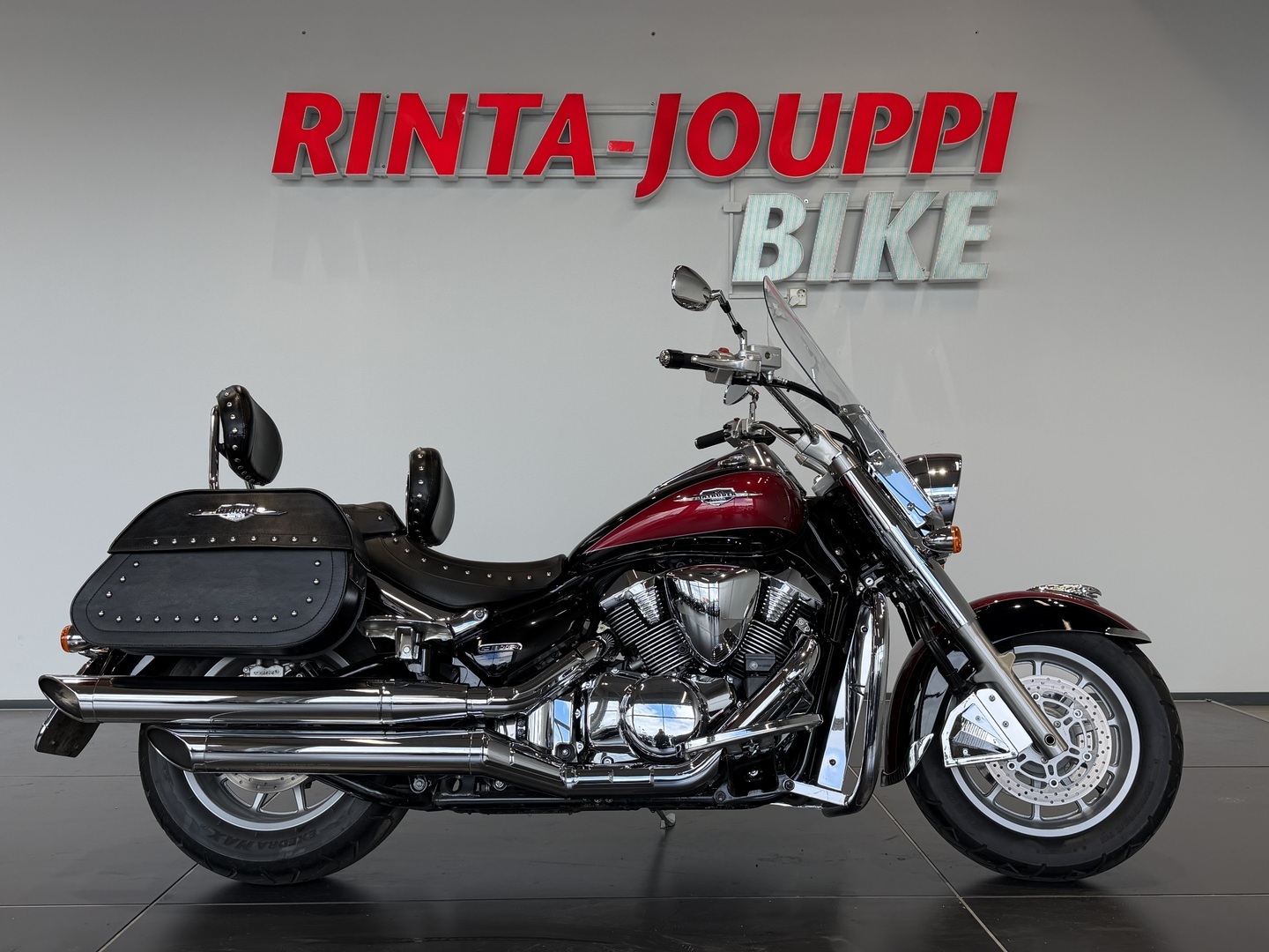 SUZUKI INTRUDER 2010