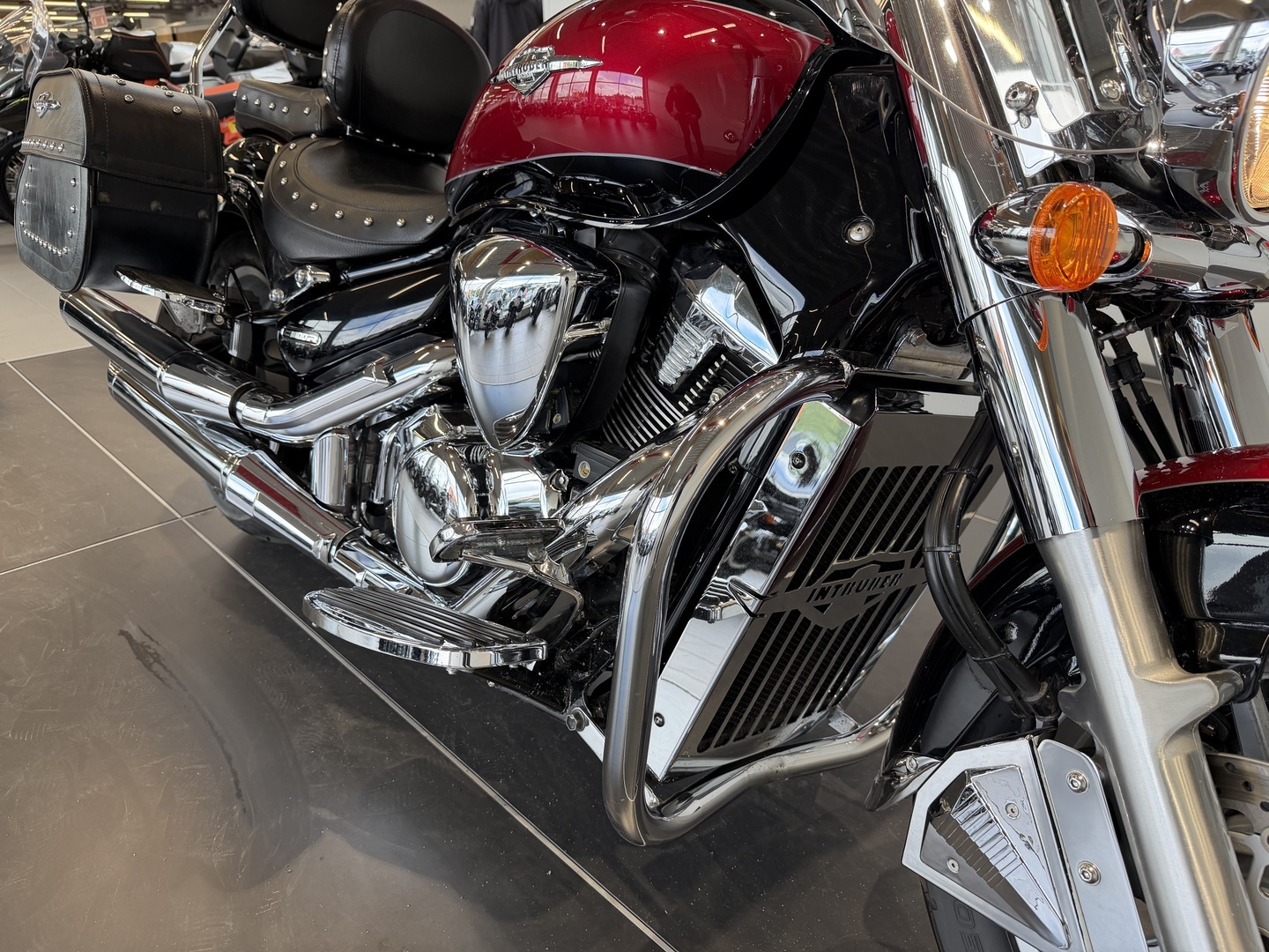 SUZUKI INTRUDER 2010