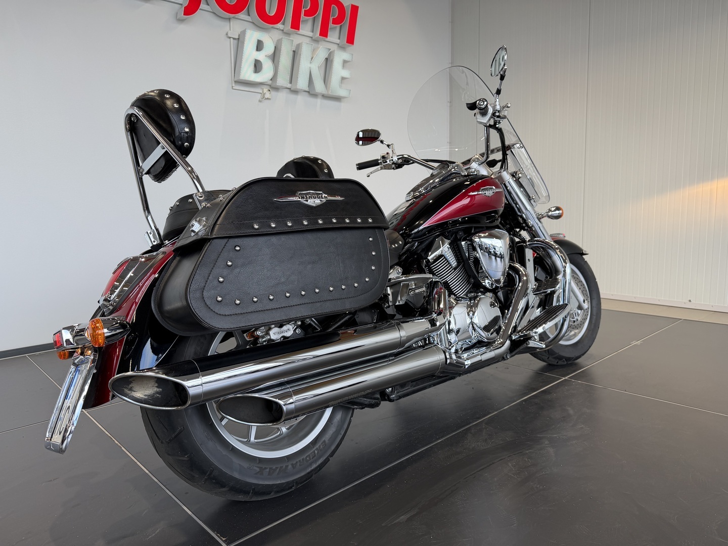 SUZUKI INTRUDER 2010