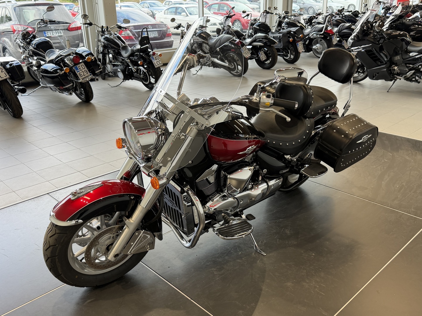 SUZUKI INTRUDER 2010