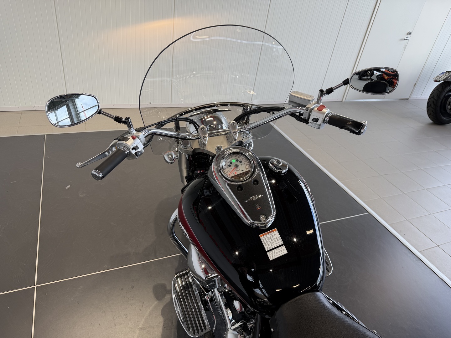 SUZUKI INTRUDER 2010
