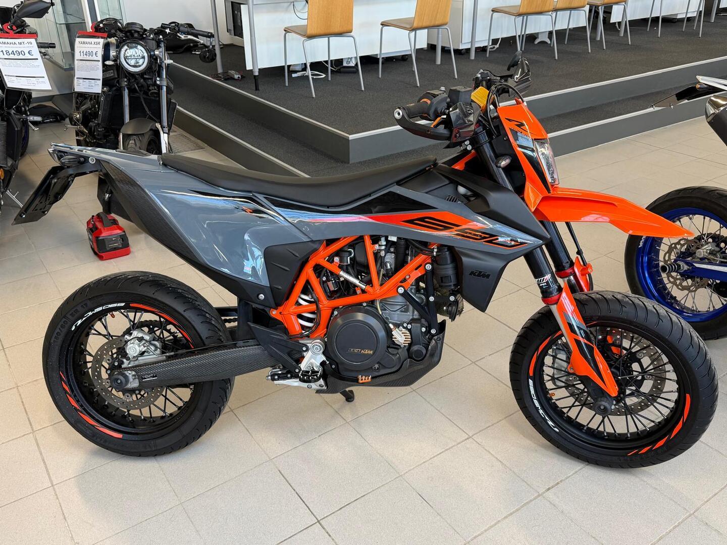KTM 690 2021