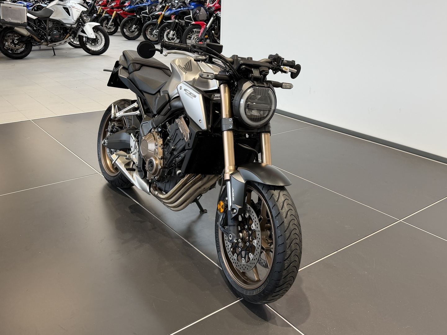 HONDA CB 2020