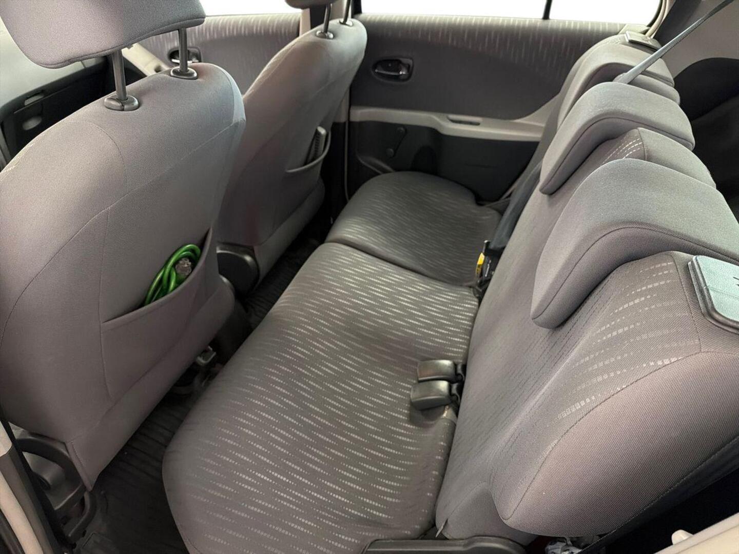 TOYOTA Yaris 2009