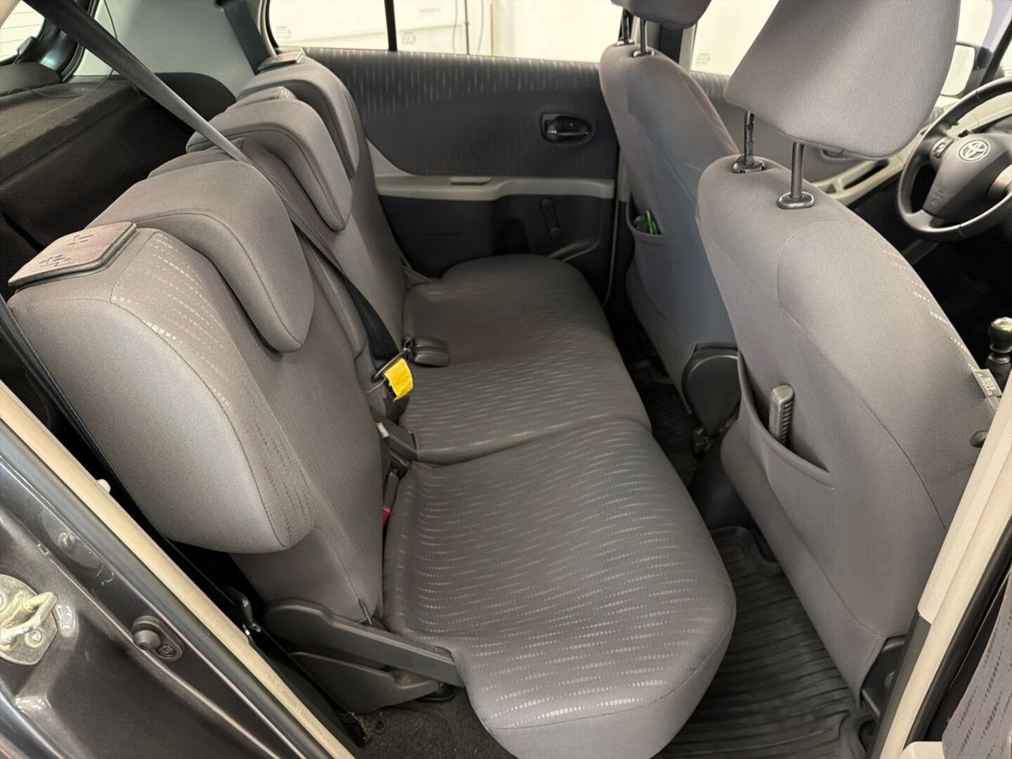TOYOTA Yaris 2009